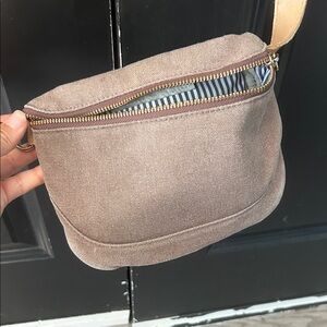 Birdling crossbody